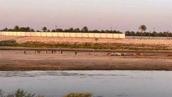 يضرب الجفاف نهر قضاء الشامية غرب الديوانية، ويحوله إلى ملعب كرة قدم، على الرغم من الاتفاقيات الدولية التي أبرمتها الحكومة العراقية التي تخص كميات المياه الداخلة إلى الأراضي العراقية.